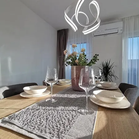 Luxury Apartments M&I Apartamento *