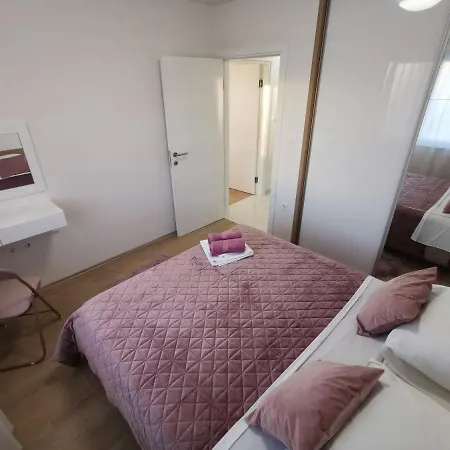 Luxury Apartments M&I *