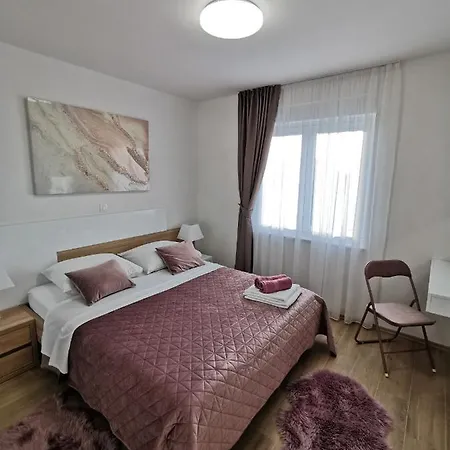 Luxury Apartments M&I *
