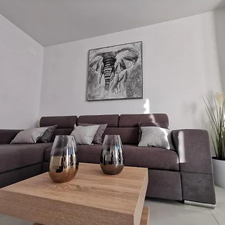 Luxury Apartments M&I *