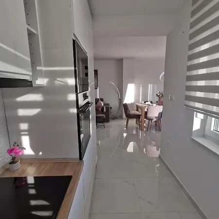 Luxury Apartments M&I Apartamento