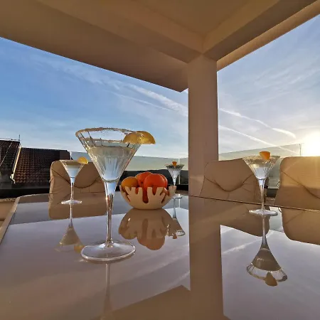 Luxury Apartments M&I Apartamento *